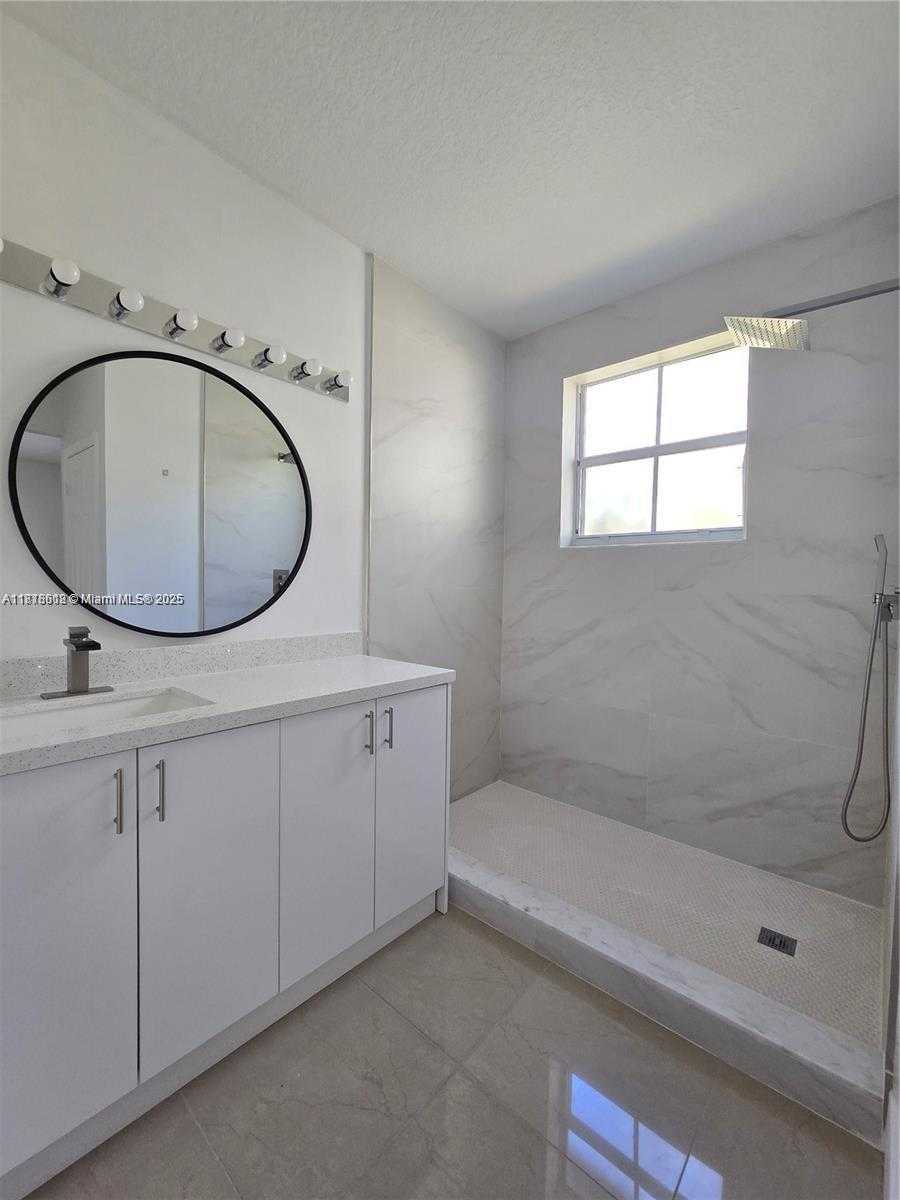 Small Image of 129 RIVERWALK CIR #129, Sunrise Number 18