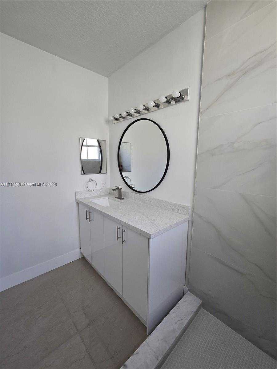 Small Image of 129 RIVERWALK CIR #129, Sunrise Number 19