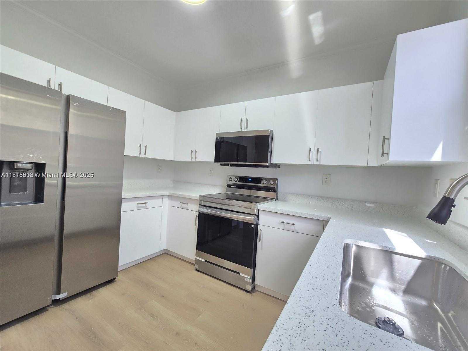 Small Image of 129 RIVERWALK CIR #129, Sunrise Number 2