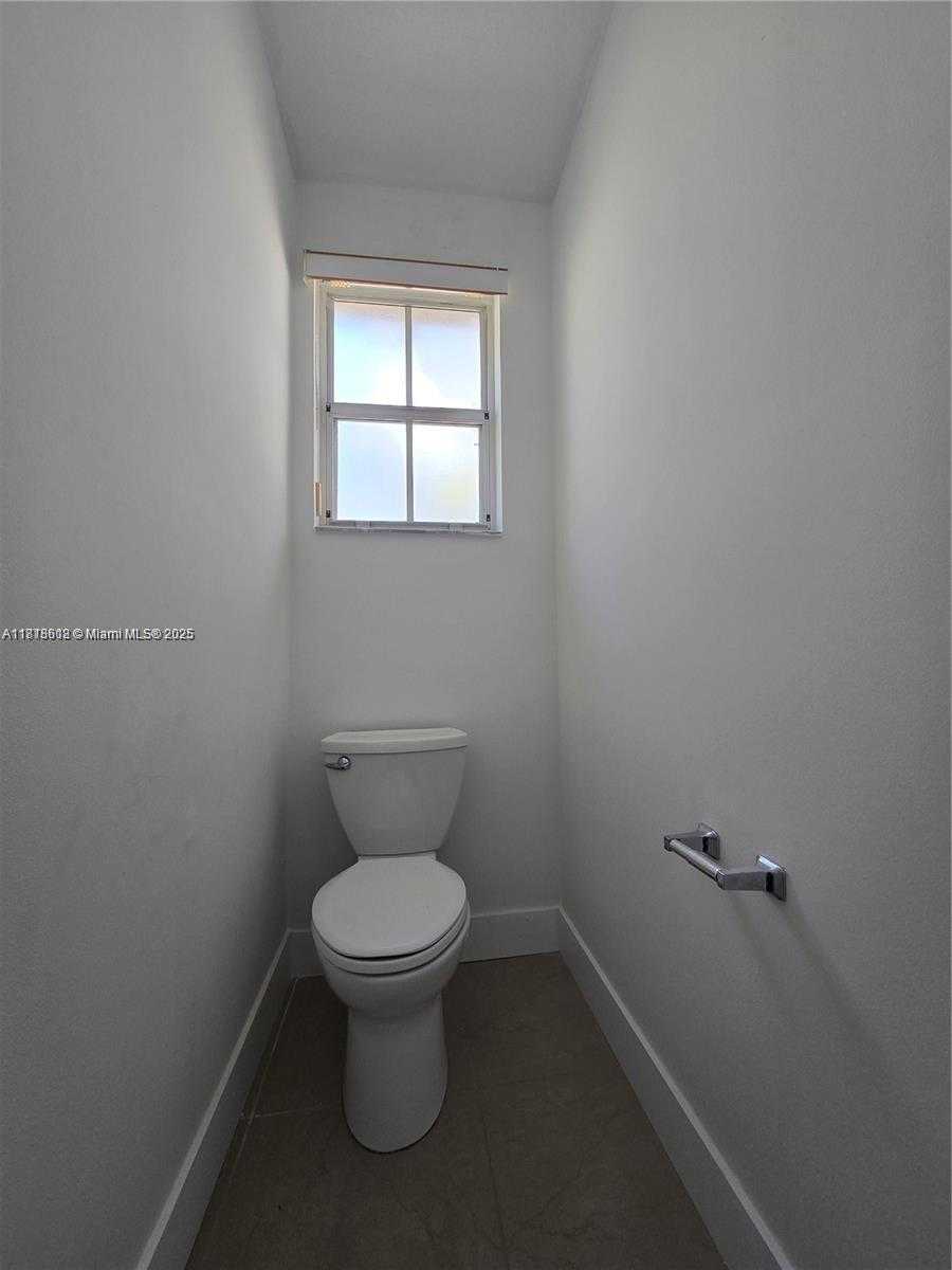 Small Image of 129 RIVERWALK CIR #129, Sunrise Number 20