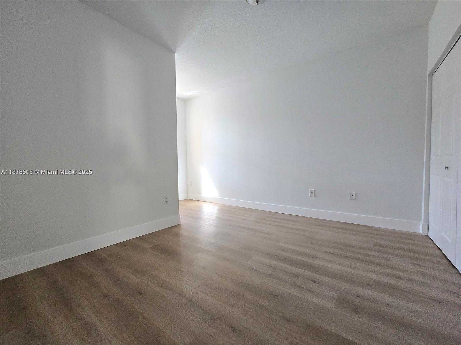 Small Image of 129 RIVERWALK CIR #129, Sunrise Number 21