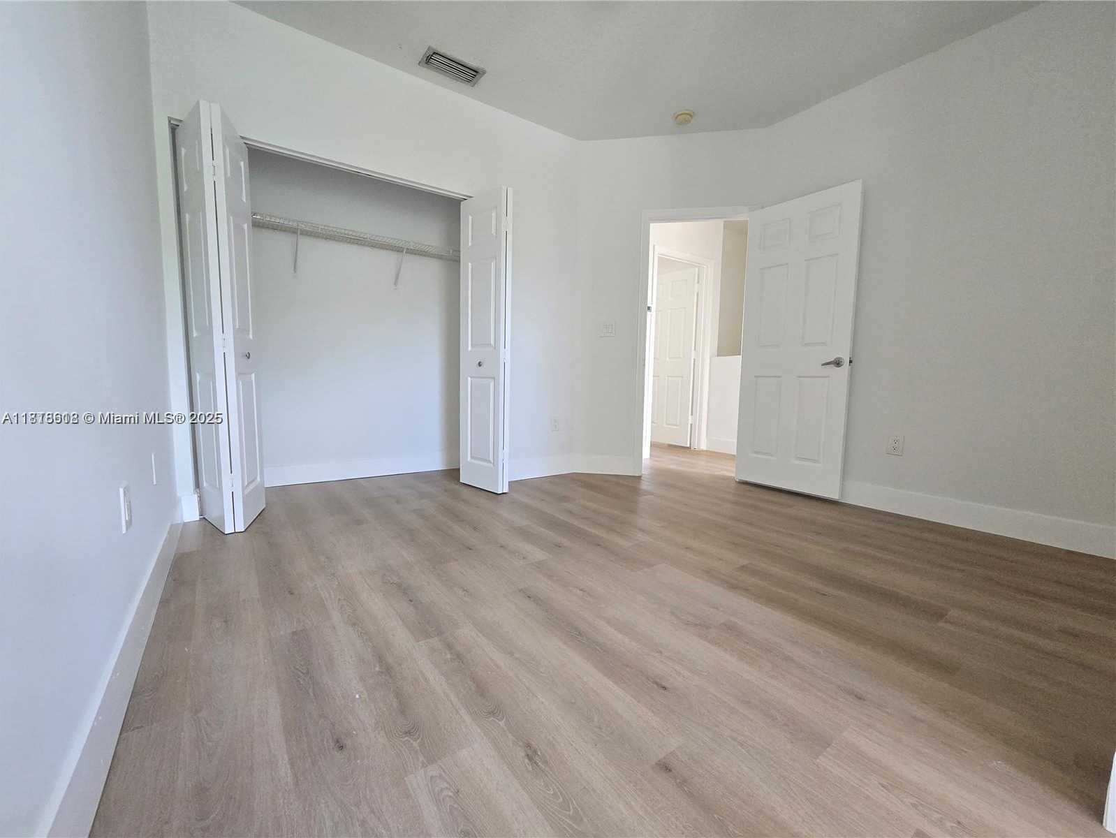 Small Image of 129 RIVERWALK CIR #129, Sunrise Number 23