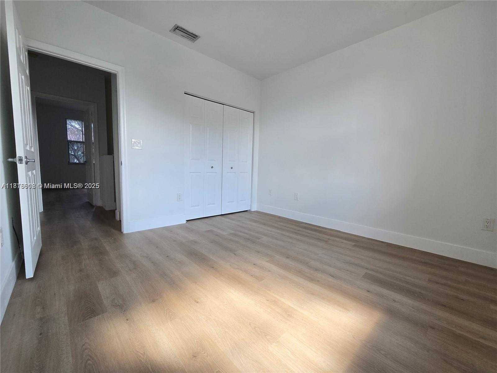 Small Image of 129 RIVERWALK CIR #129, Sunrise Number 28