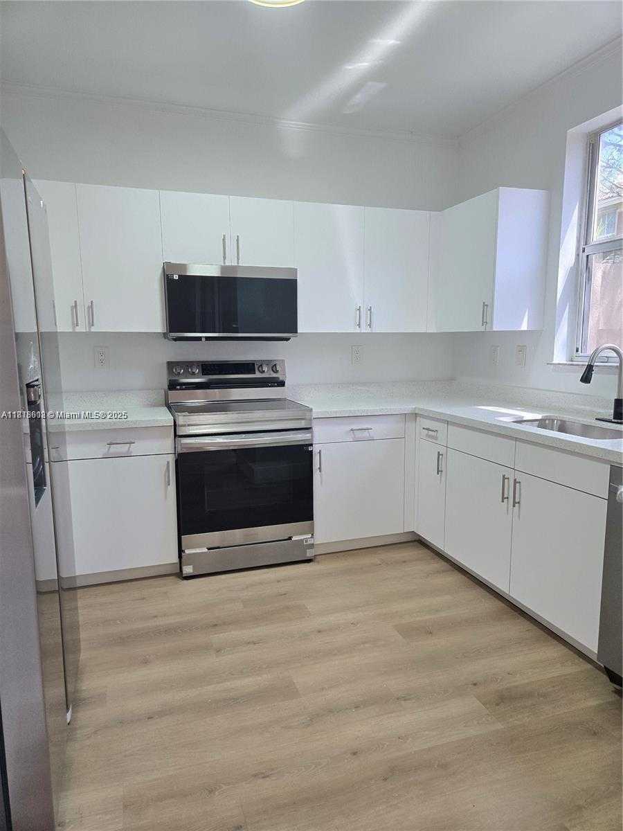 Small Image of 129 RIVERWALK CIR #129, Sunrise Number 4