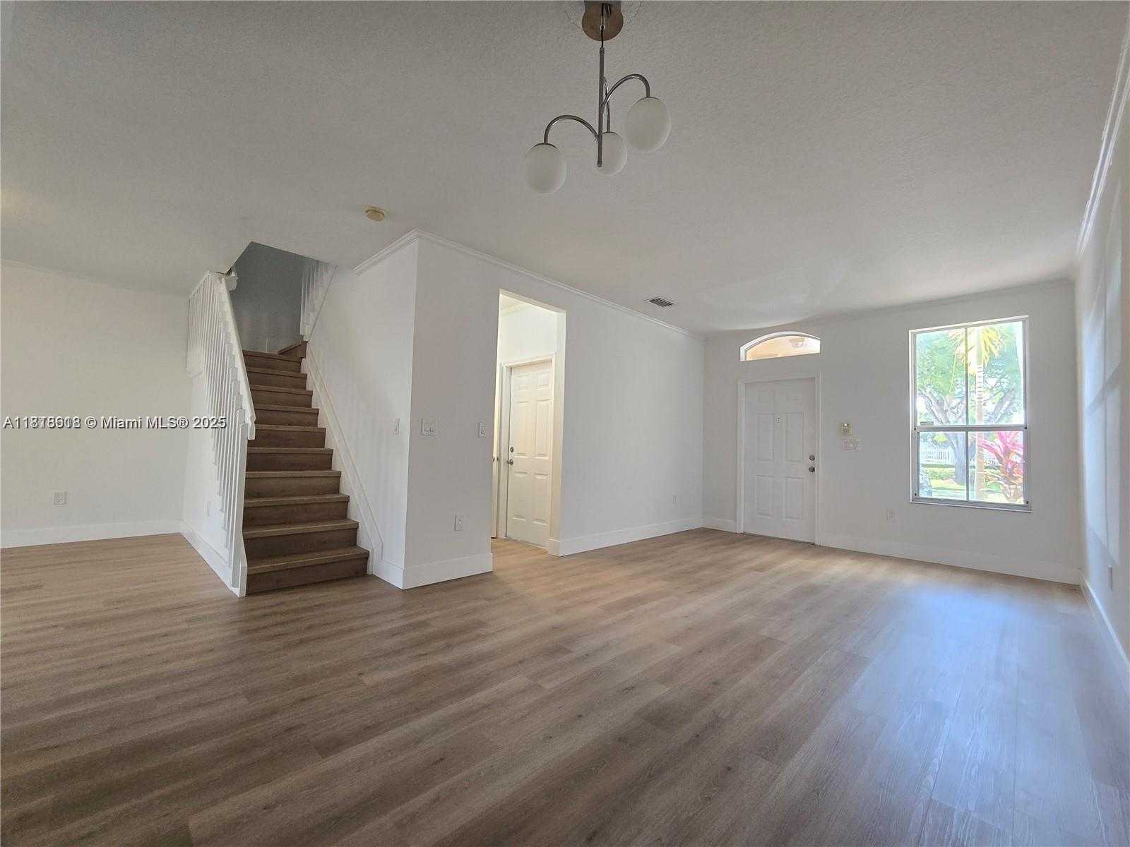 Small Image of 129 RIVERWALK CIR #129, Sunrise Number 7