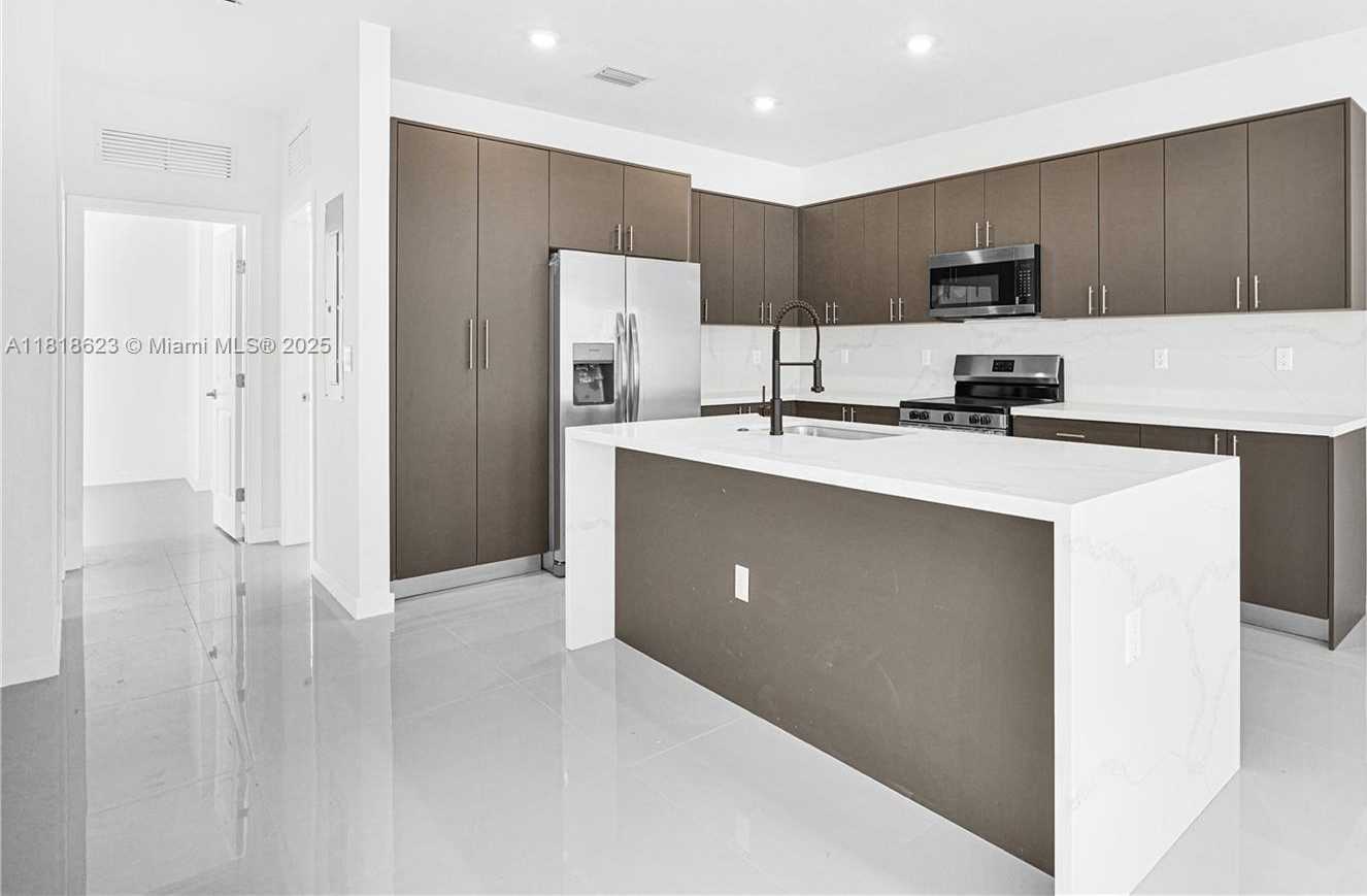 Small Image of 22479 SOUTH WEST 125 AVE #A, Miami Number 5