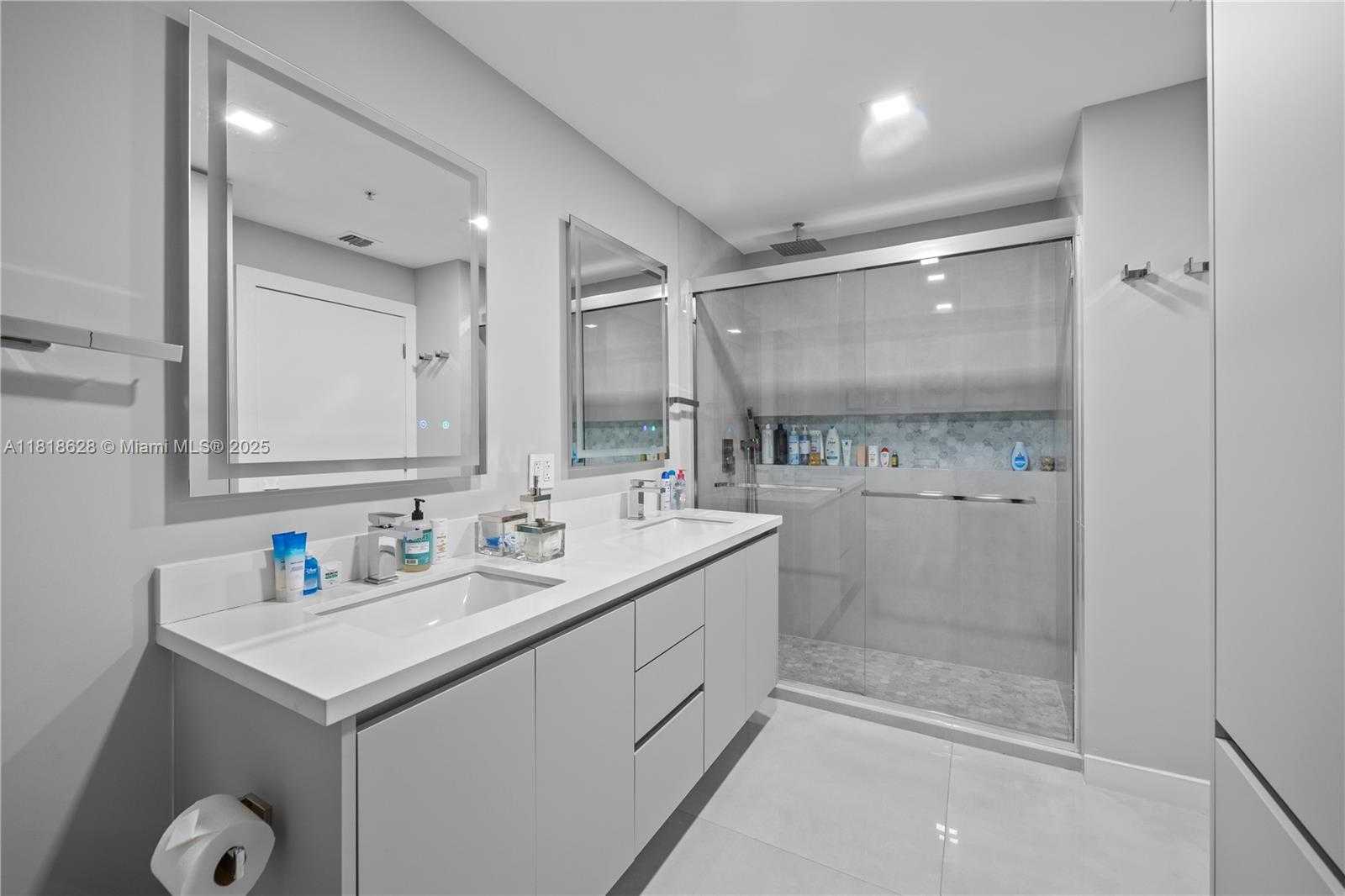 Small Image of 801 BRICKELL KEY BLVD #2203, Miami Number 12