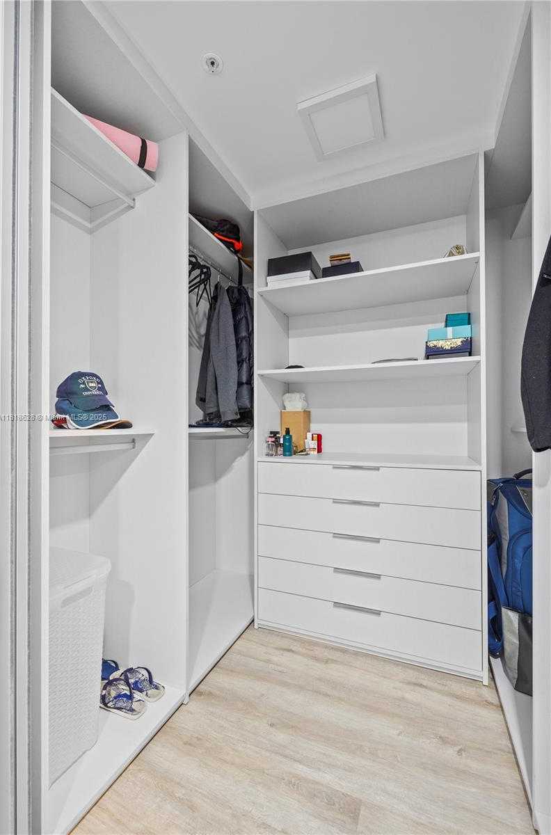 Small Image of 801 BRICKELL KEY BLVD #2203, Miami Number 14