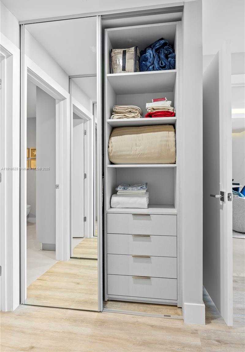 Small Image of 801 BRICKELL KEY BLVD #2203, Miami Number 15