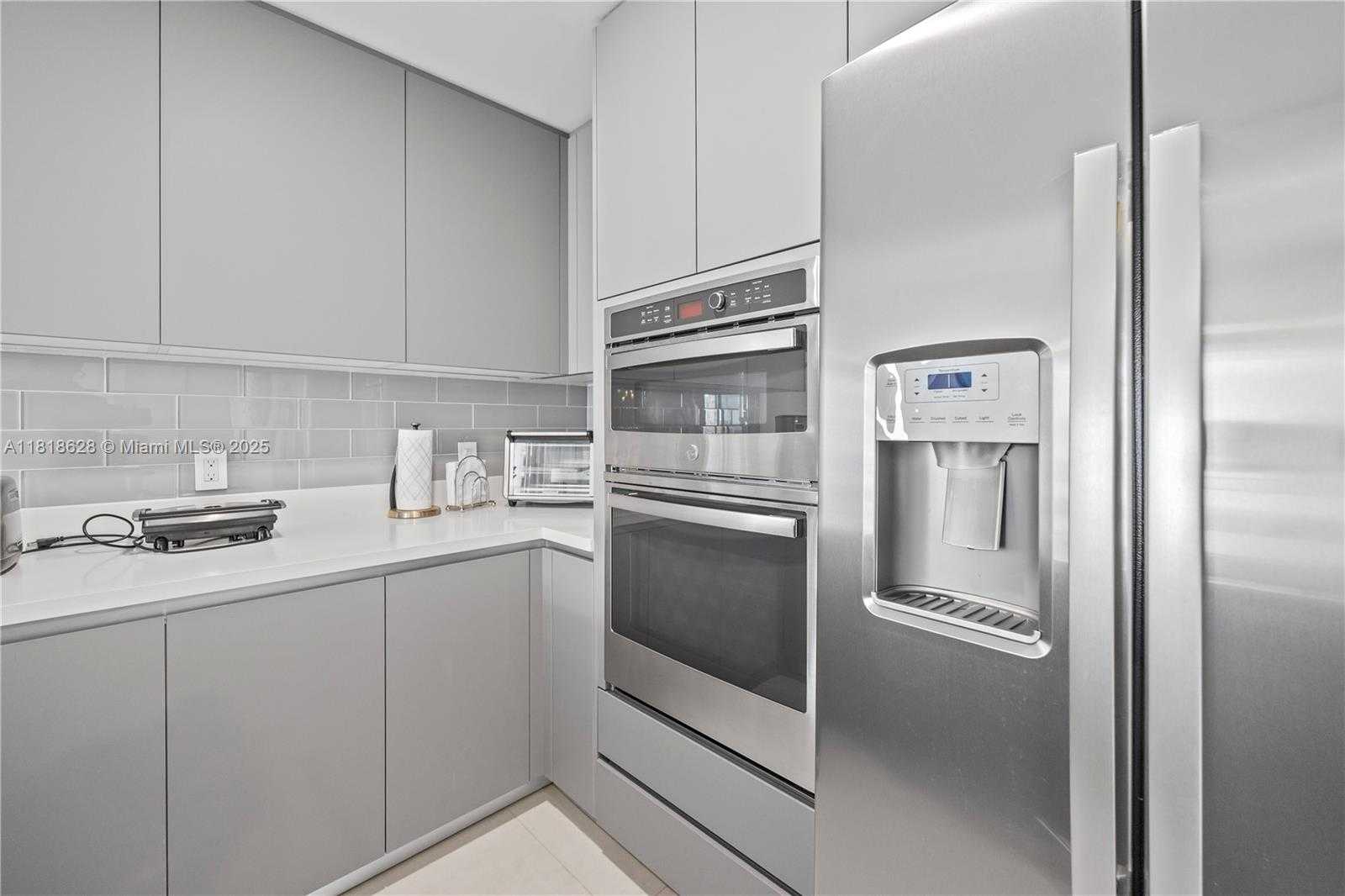 Small Image of 801 BRICKELL KEY BLVD #2203, Miami Number 22