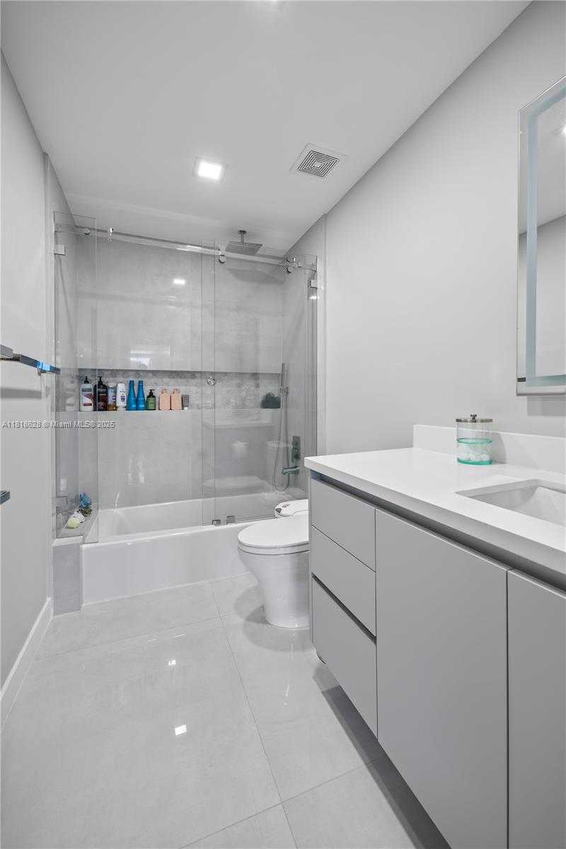 Small Image of 801 BRICKELL KEY BLVD #2203, Miami Number 26