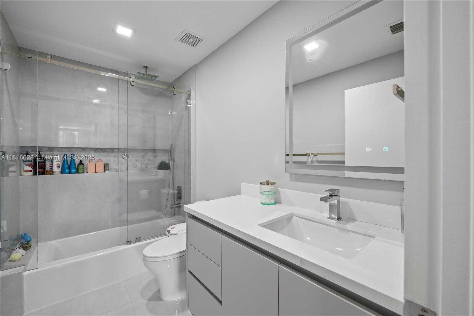 Small Image of 801 BRICKELL KEY BLVD #2203, Miami Number 27