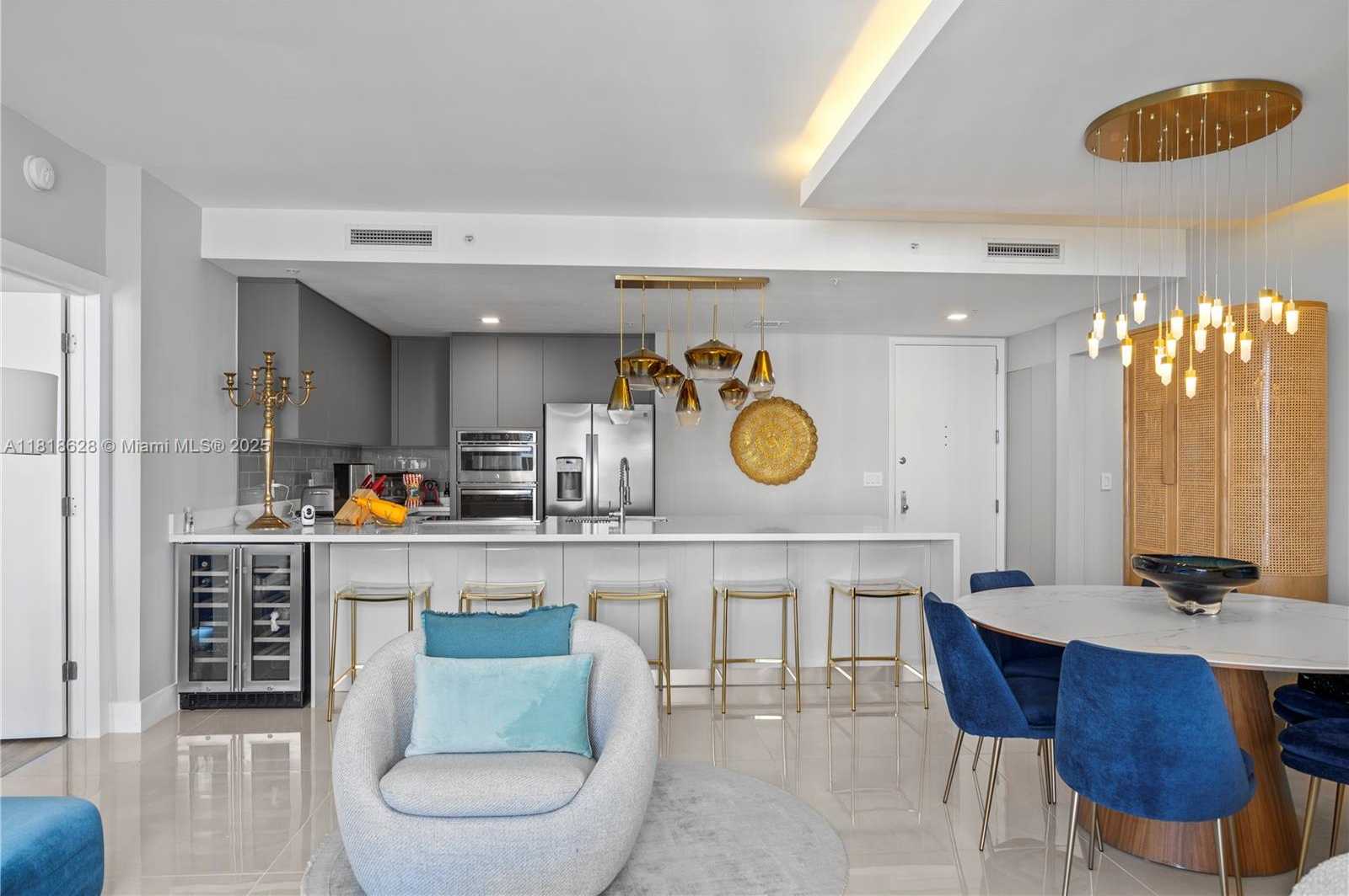 Small Image of 801 BRICKELL KEY BLVD #2203, Miami Number 4