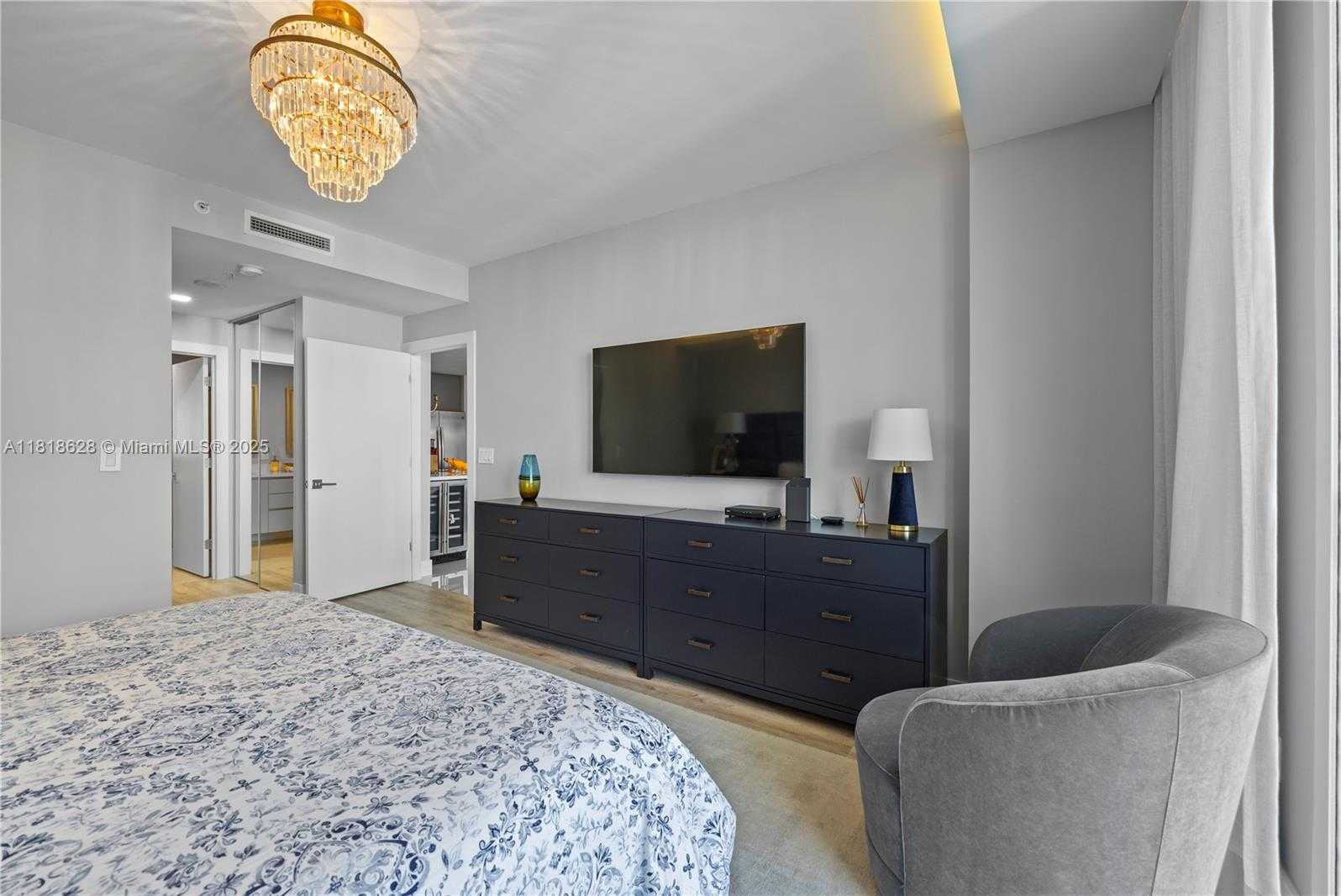 Small Image of 801 BRICKELL KEY BLVD #2203, Miami Number 9