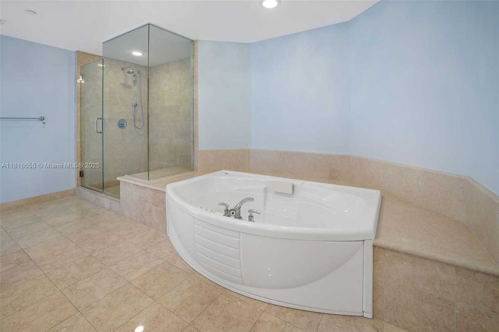 Small Image of 3101 SOUTH OCEAN DR #2708, Hollywood Number 25