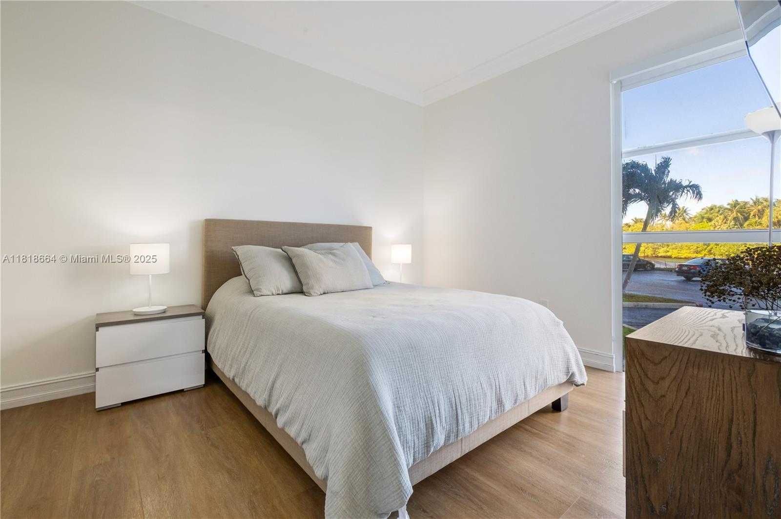 Small Image of 20505 EAST COUNTRY CLUB DR #143, Aventura Number 13