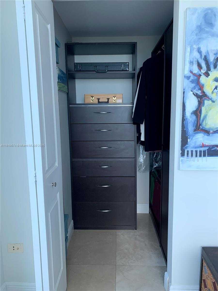 Small Image of 480 NORTH EAST 30TH ST #1505, Miami Number 16