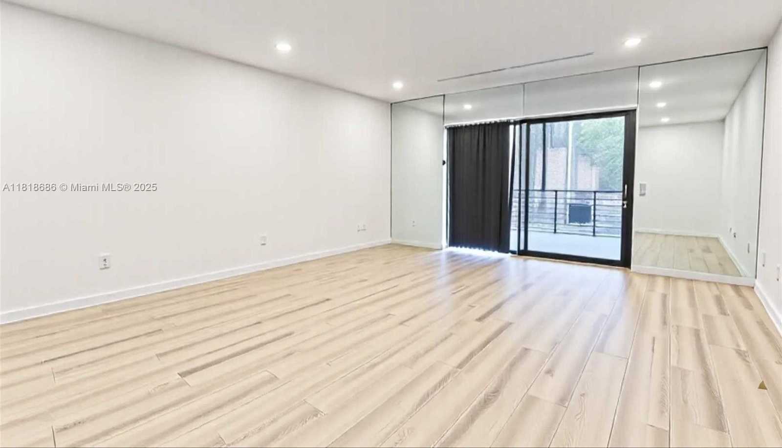 Small Image of 5790 STIRLING #212, Hollywood Number 6
