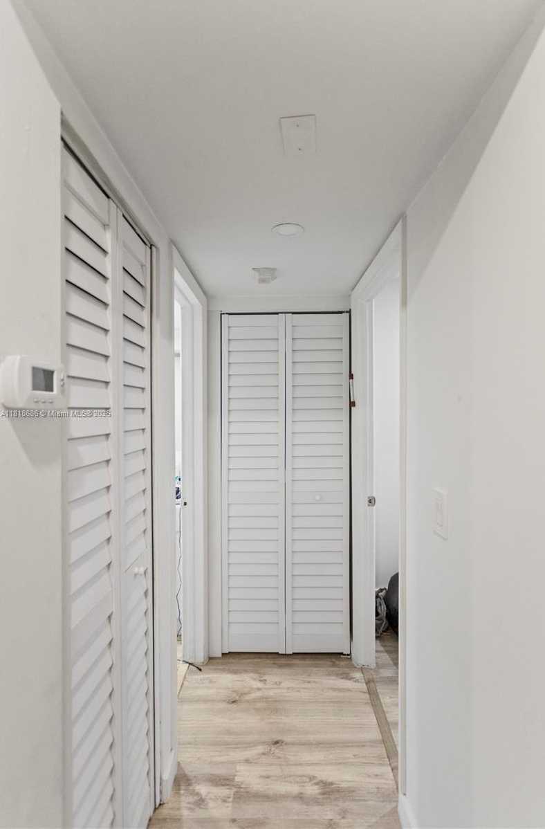 Small Image of 5790 STIRLING #212, Hollywood Number 7