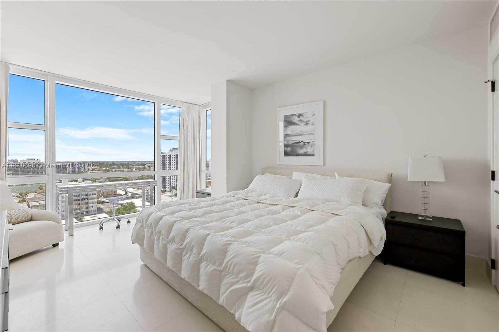 Small Image of 6801 COLLINS AVE #1401 (Door Number), Miami Beach Number 18