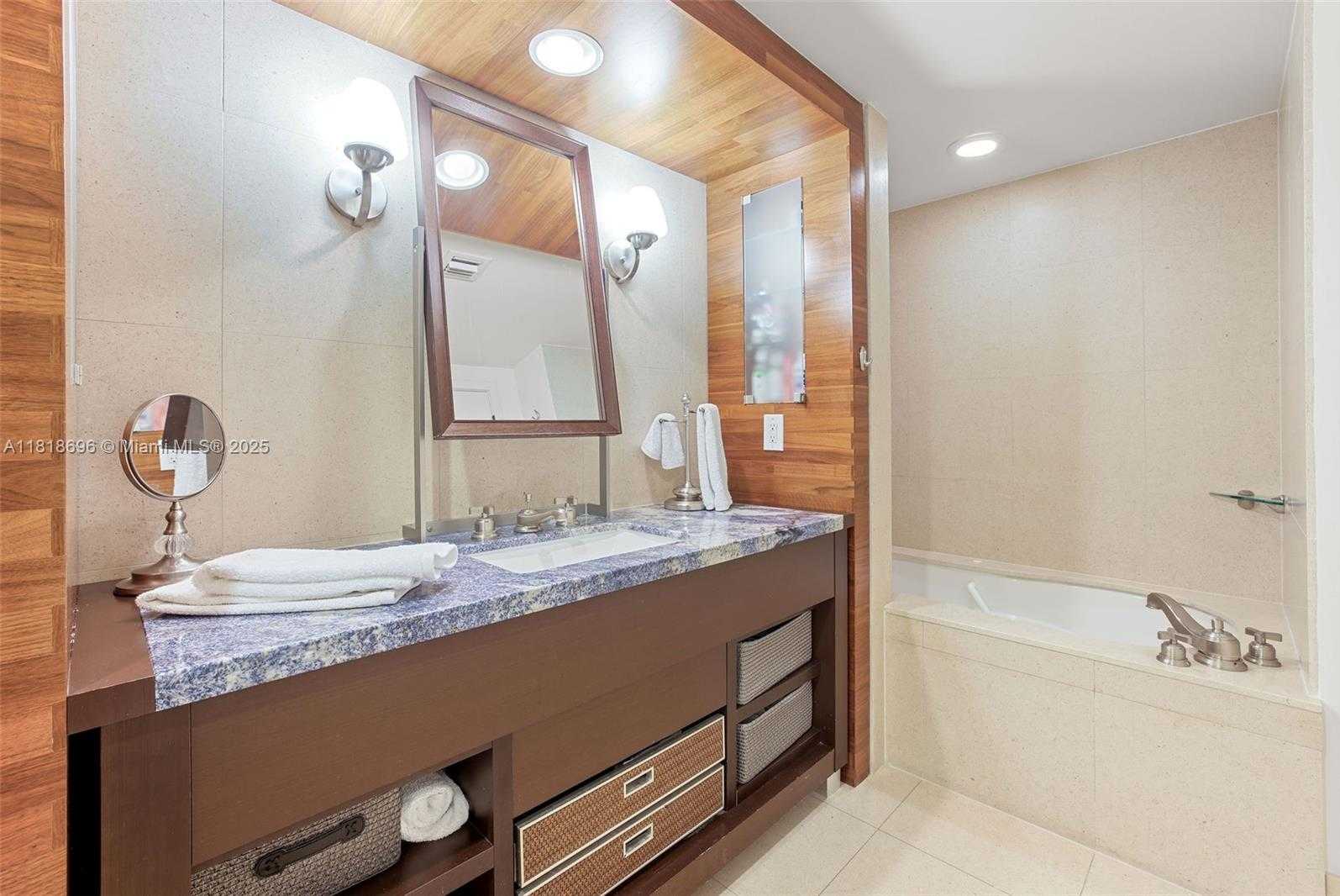 Small Image of 6801 COLLINS AVE #1401 (Door Number), Miami Beach Number 24