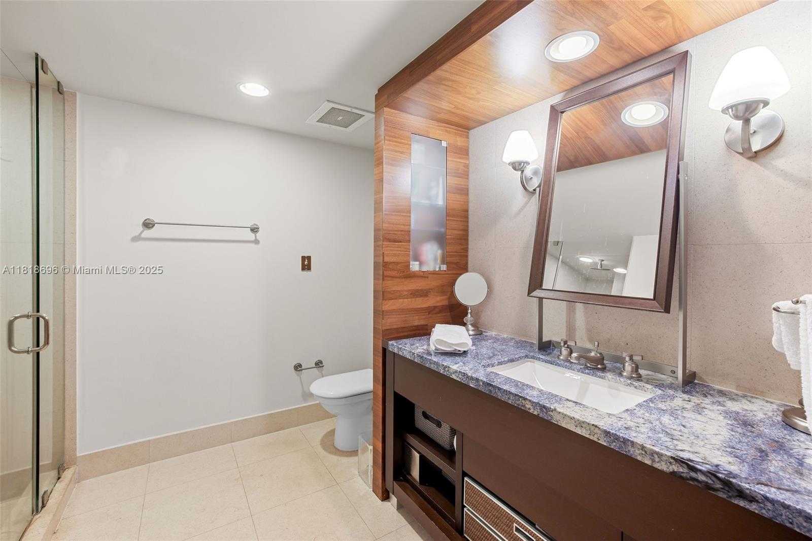 Small Image of 6801 COLLINS AVE #1401 (Door Number), Miami Beach Number 25