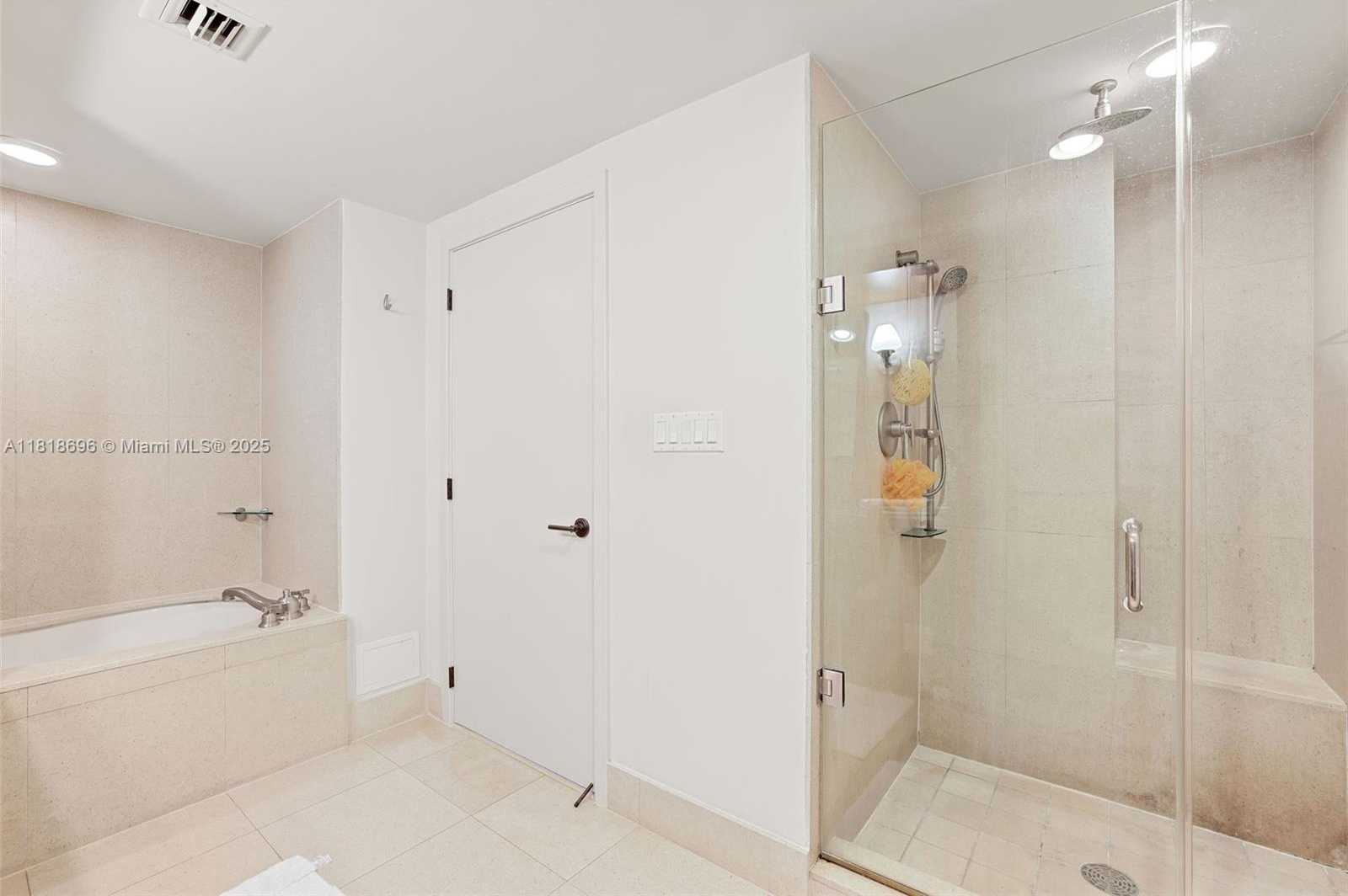 Small Image of 6801 COLLINS AVE #1401 (Door Number), Miami Beach Number 26