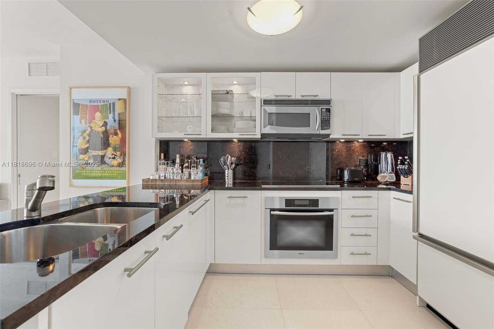 Small Image of 6801 COLLINS AVE #1401 (Door Number), Miami Beach Number 3