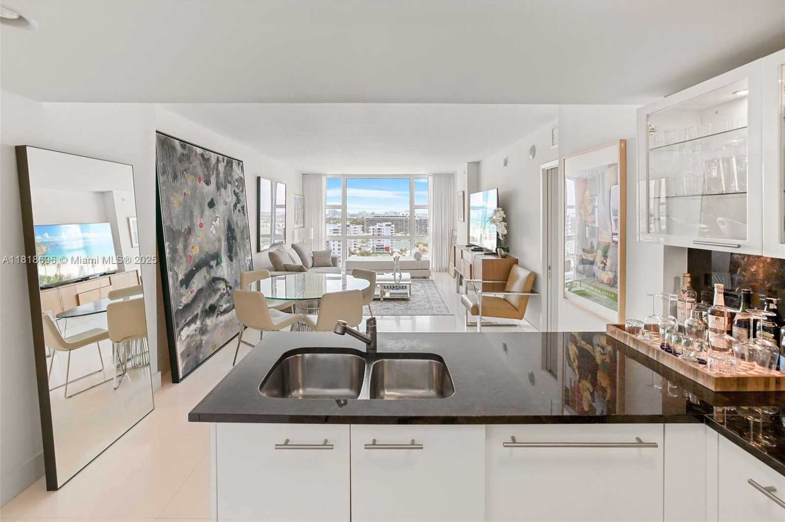 Small Image of 6801 COLLINS AVE #1401 (Door Number), Miami Beach Number 4
