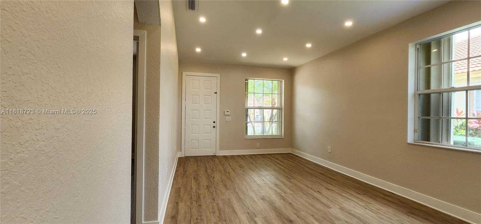 Small Image of 1707 NORTH WEST 78TH WAY, Pembroke Pines Number 2
