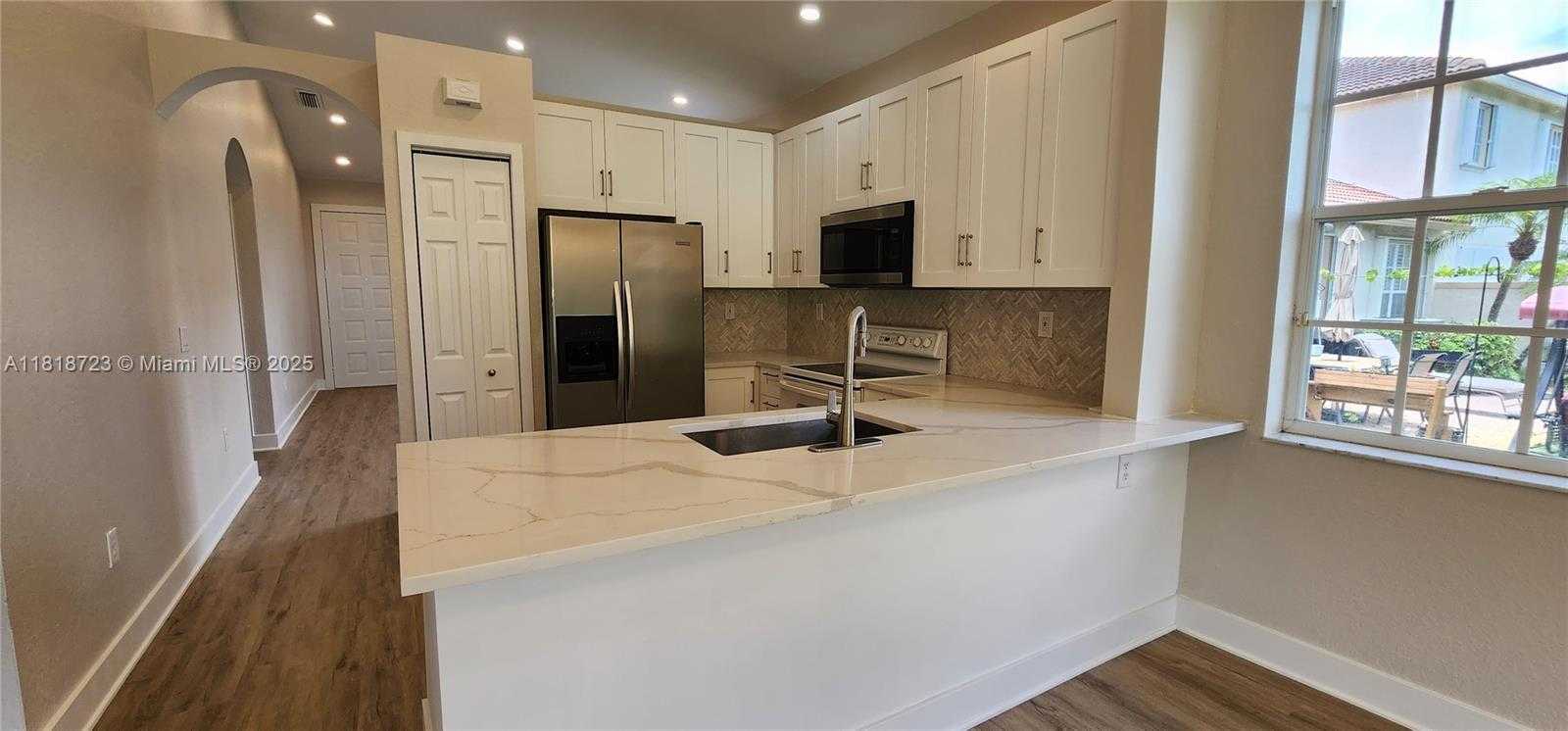 Small Image of 1707 NORTH WEST 78TH WAY, Pembroke Pines Number 7