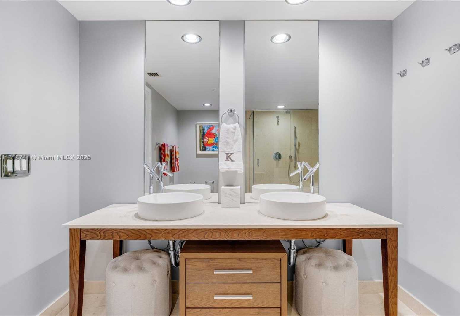 Small Image of 495 BRICKELL AVE #3604, Miami Number 12