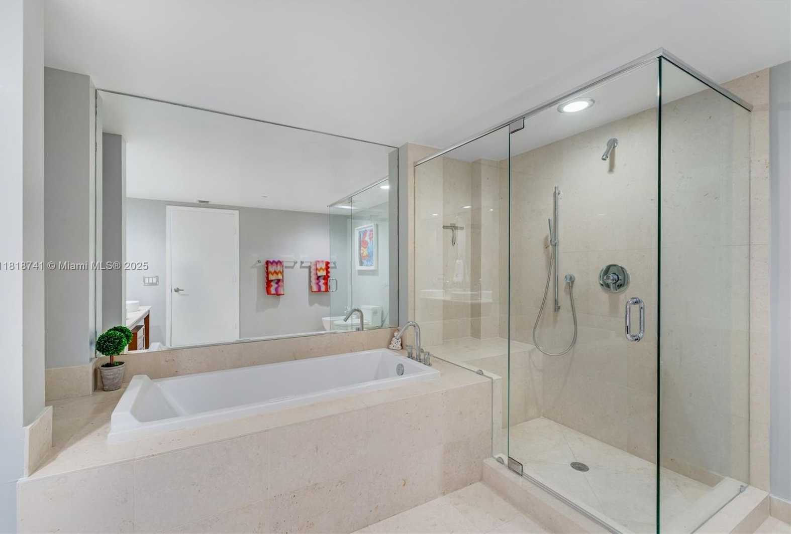 Small Image of 495 BRICKELL AVE #3604, Miami Number 13
