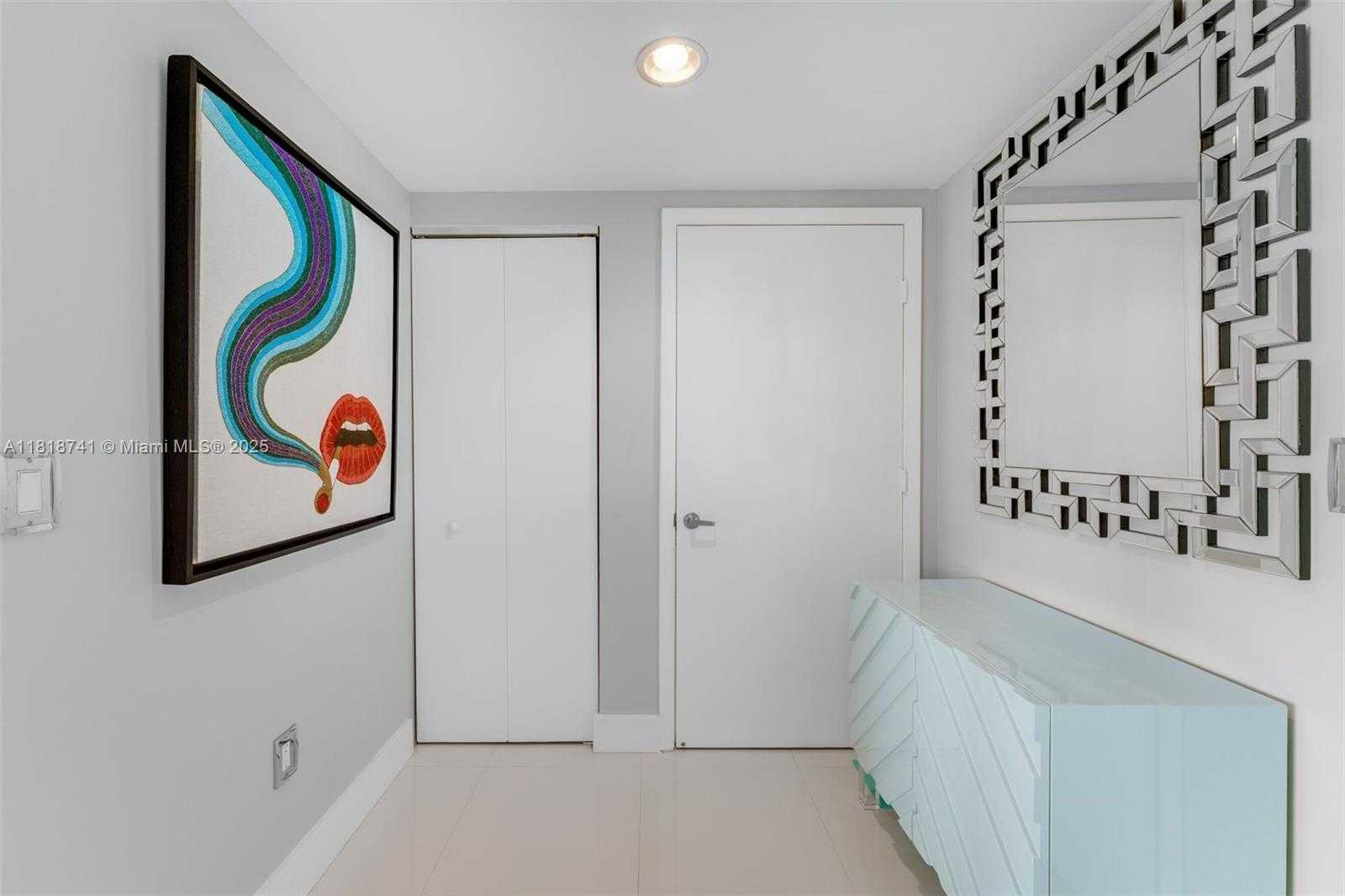 Small Image of 495 BRICKELL AVE #3604, Miami Number 14