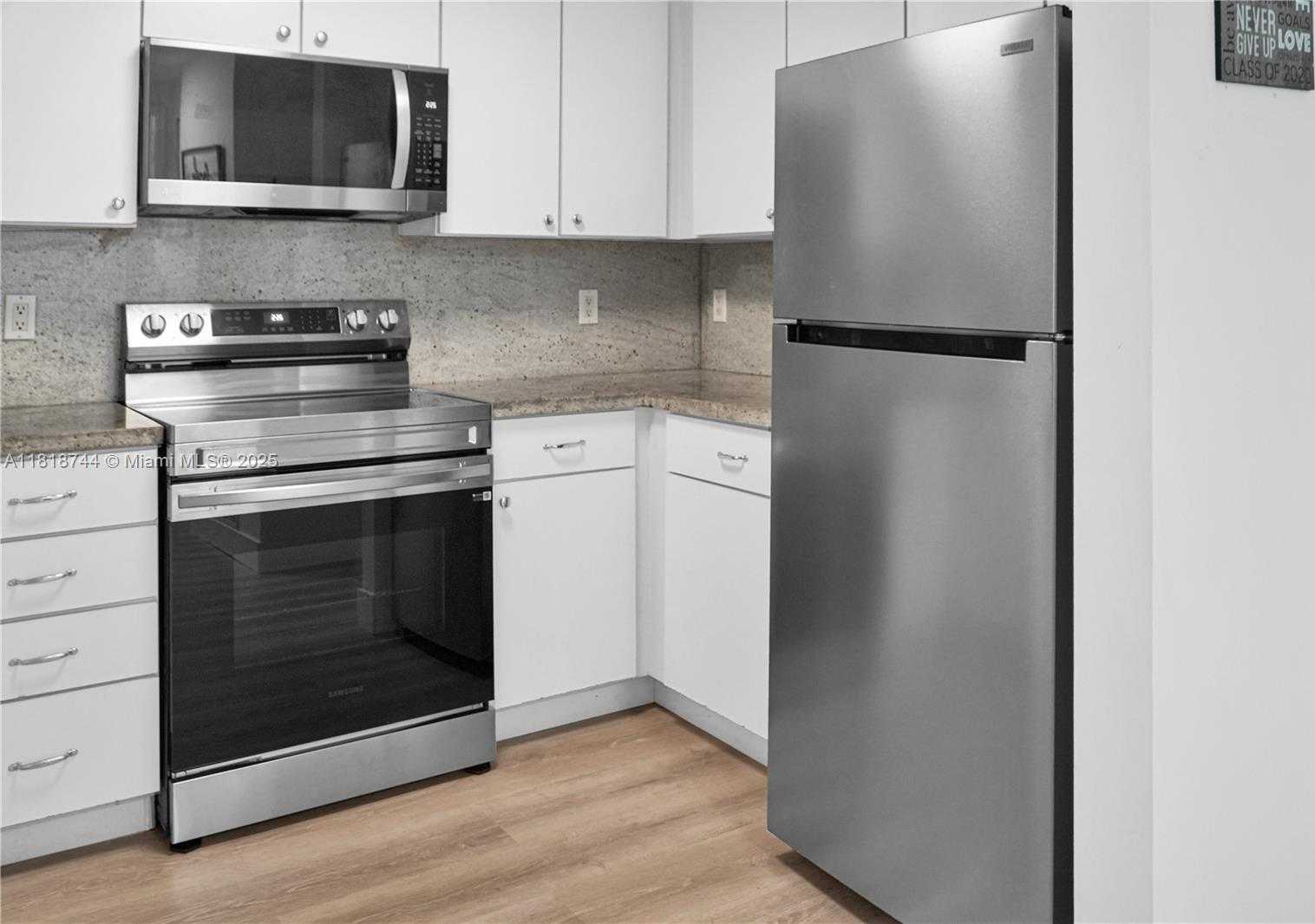 Small Image of 1250 SOUTH MIAMI AVE #2310, Miami Number 4