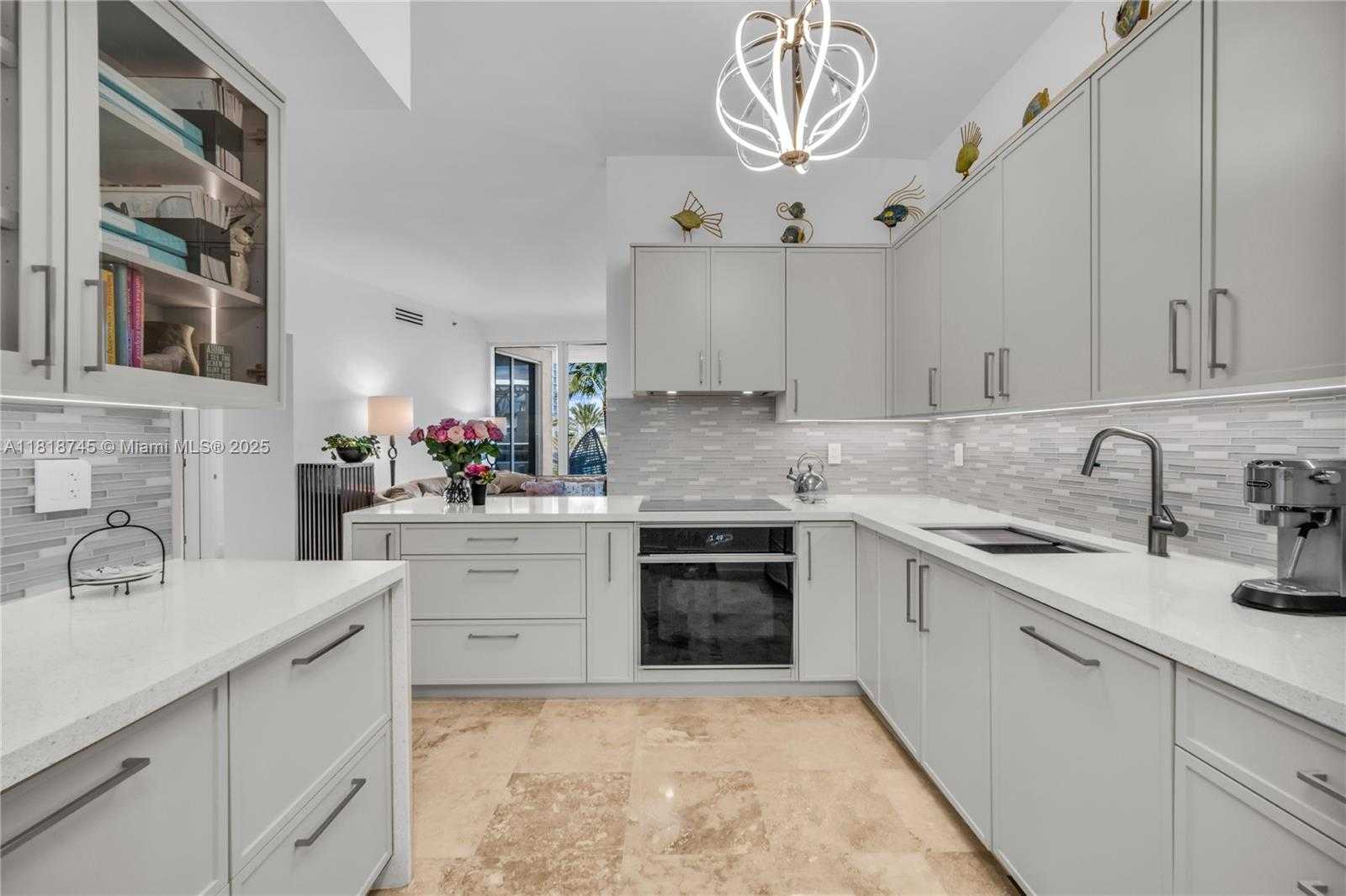 Small Image of 400 ALTON RD #407, Miami Beach Number 18