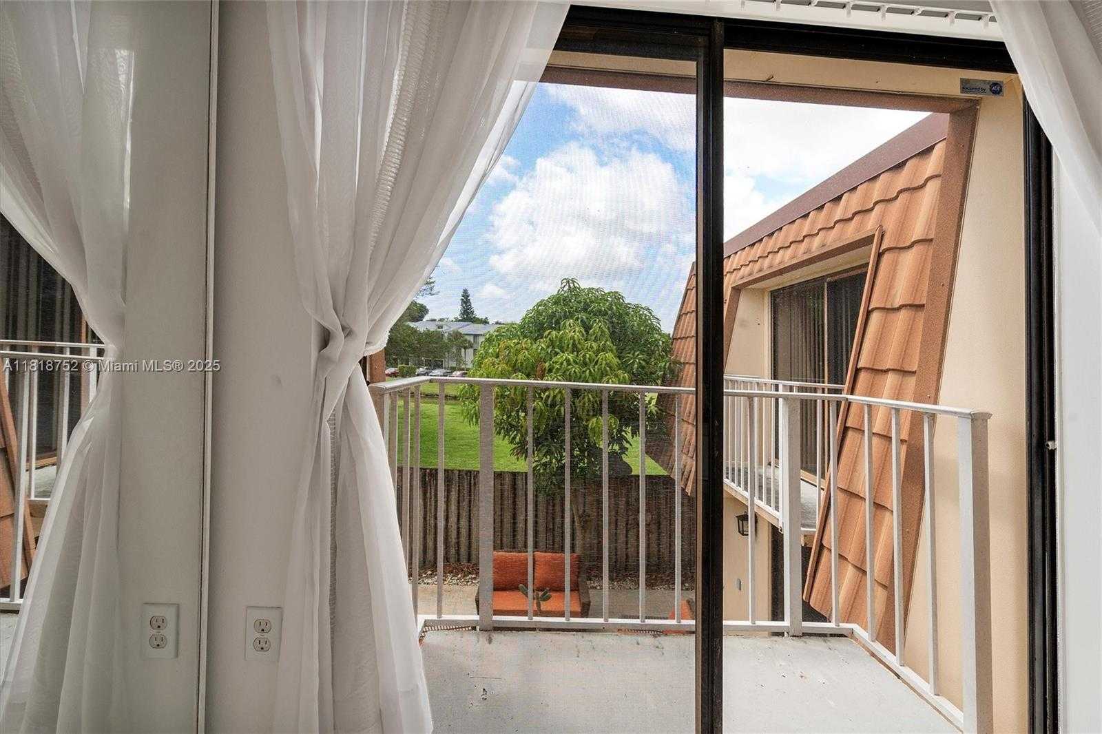Small Image of 839 BLUE RIDGE CIR #839, West Palm Beach Number 17