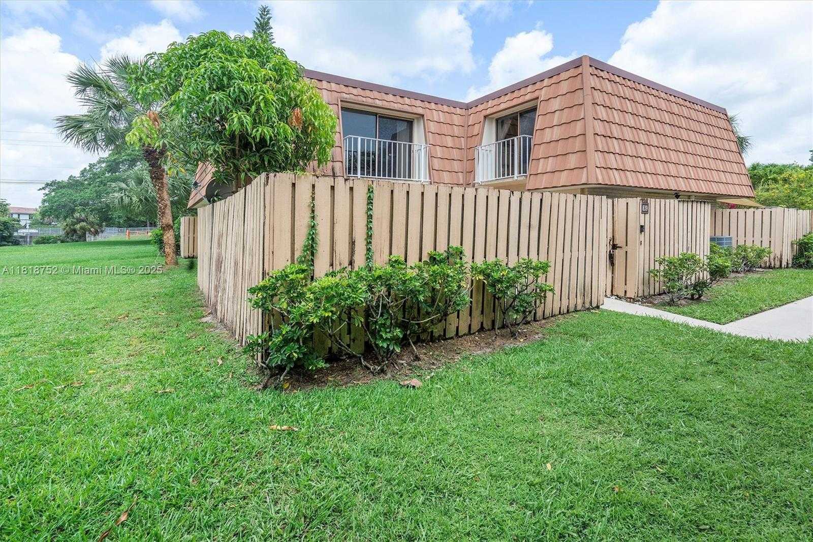 Small Image of 839 BLUE RIDGE CIR #839, West Palm Beach Number 22