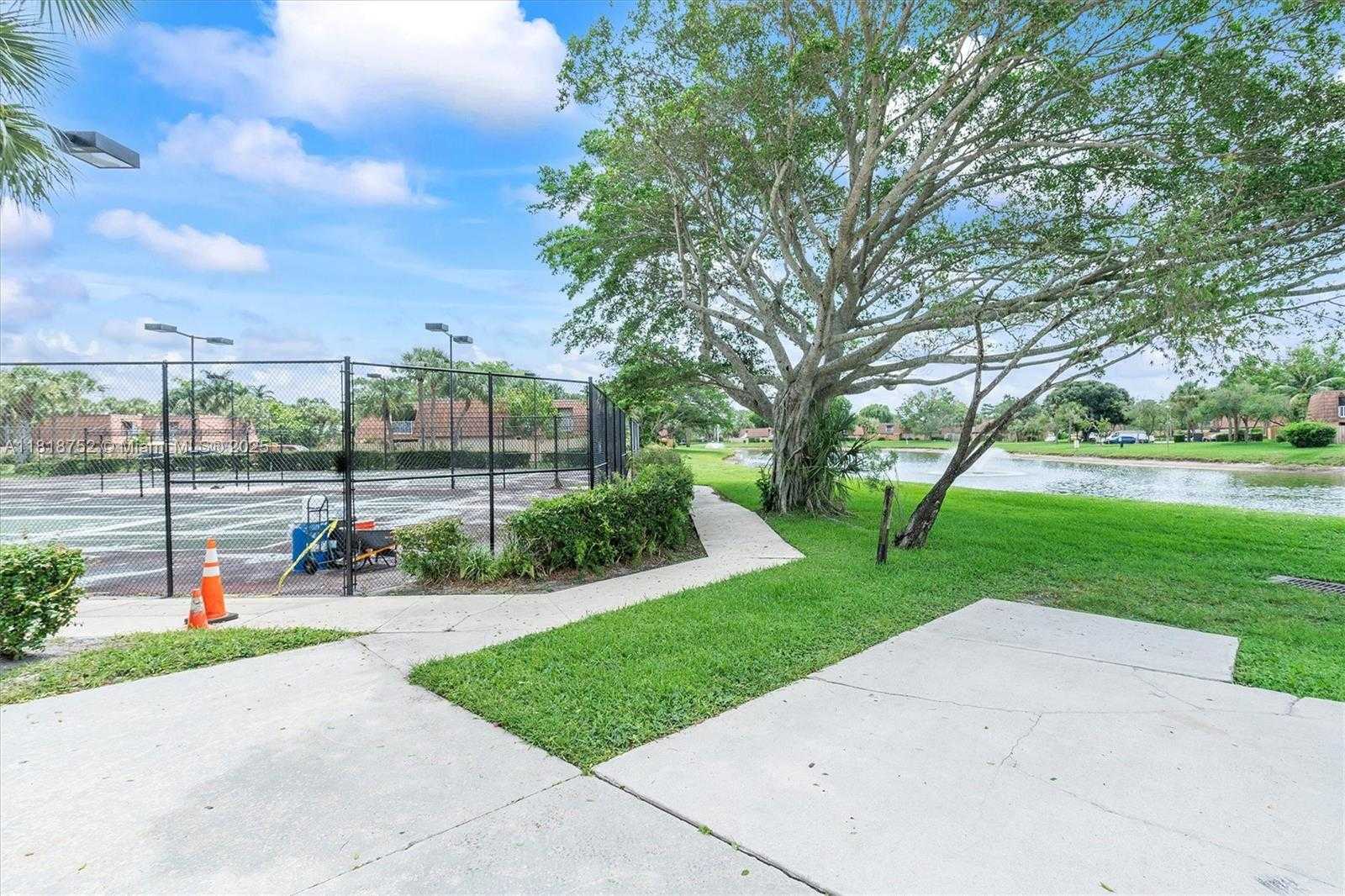 Small Image of 839 BLUE RIDGE CIR #839, West Palm Beach Number 30