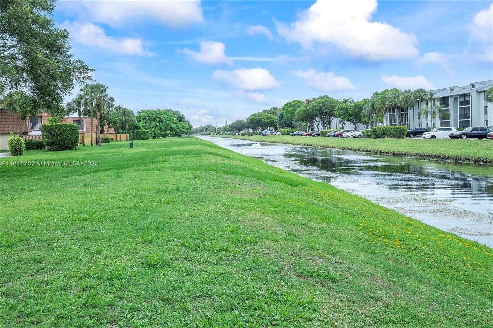 Small Image of 839 BLUE RIDGE CIR #839, West Palm Beach Number 32
