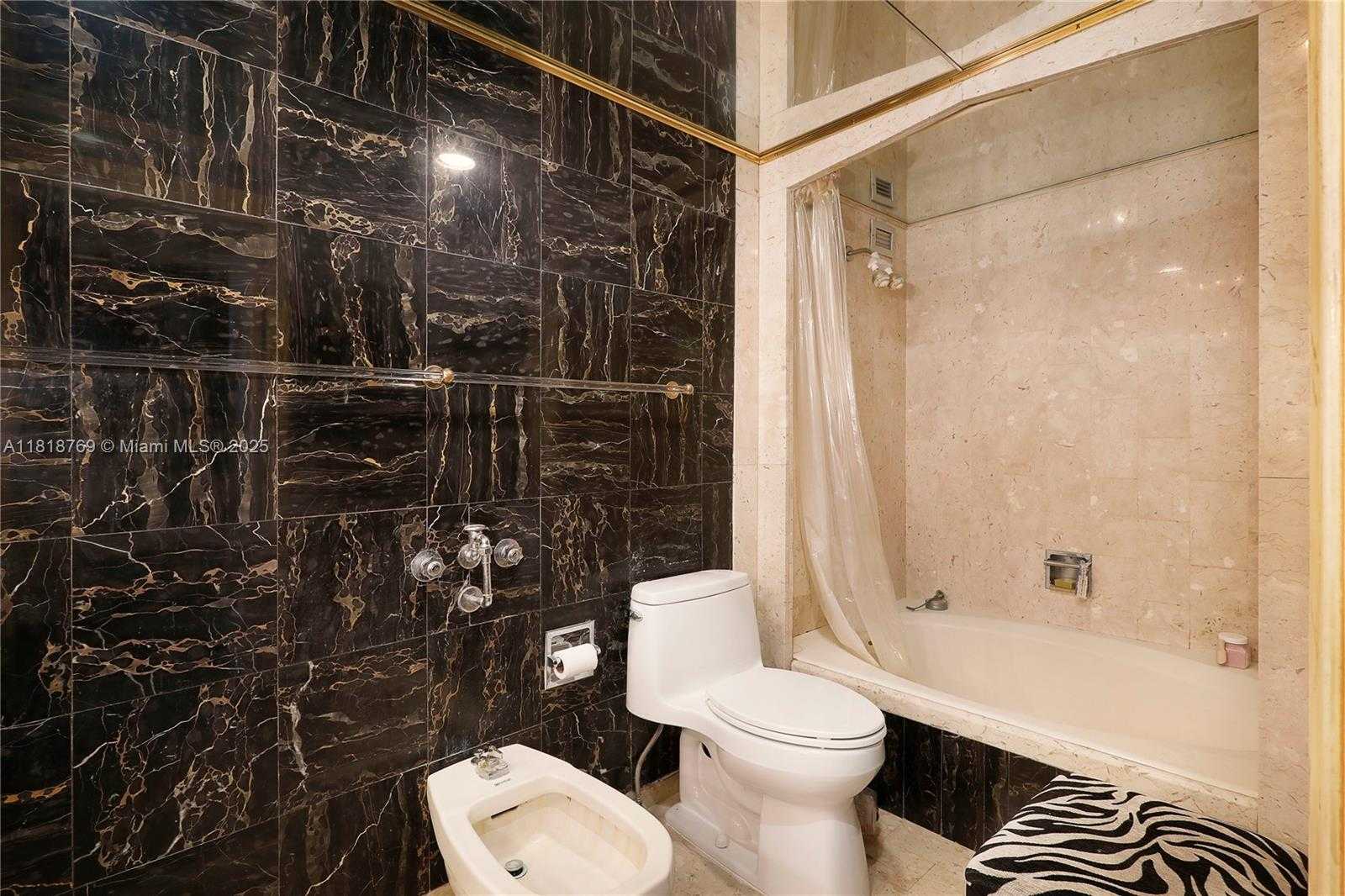 Small Image of 1800 NORTH EAST 114TH ST #1103, Miami Number 23
