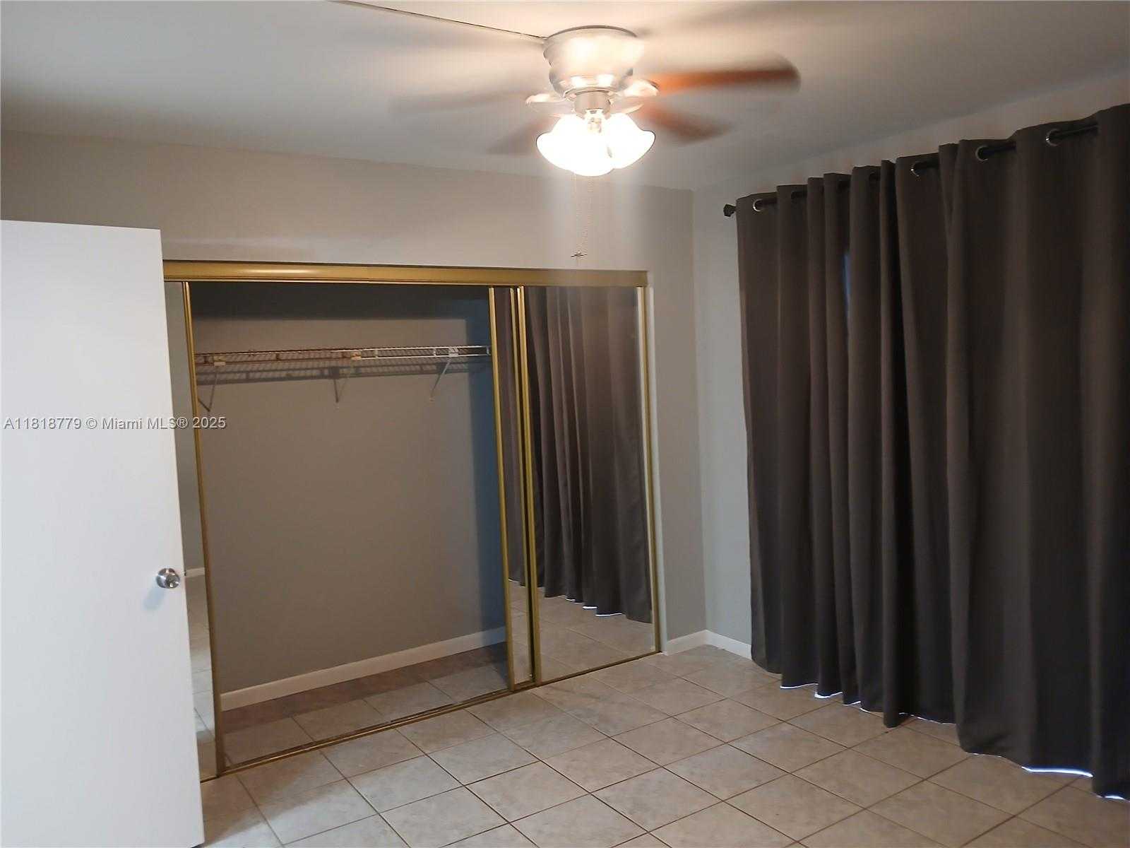 Small Image of Deerfield Beach Number 10