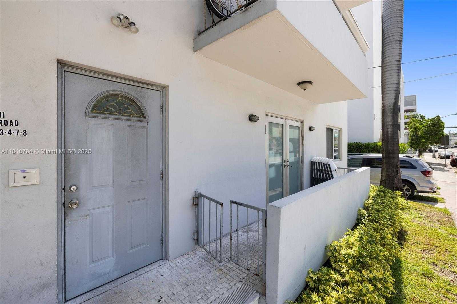 Small Image of 1601 BAY RD #4, Miami Beach Number 14