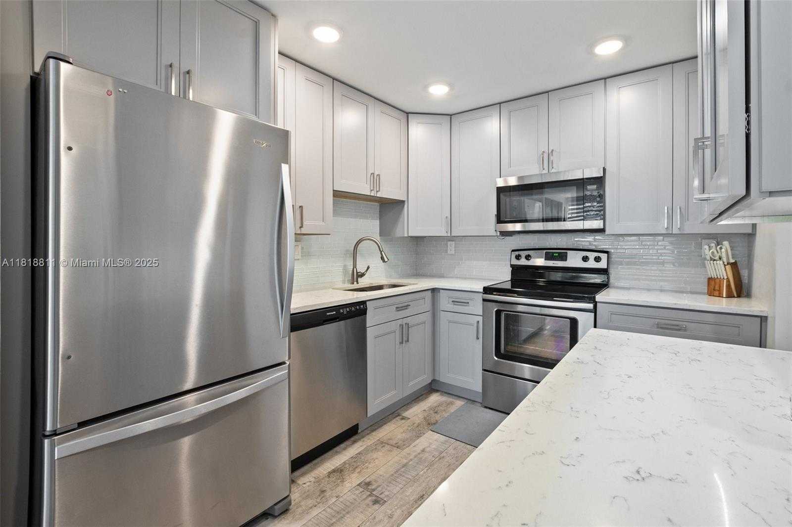 Small Image of 2781 TAFT ST #308, Hollywood Number 10