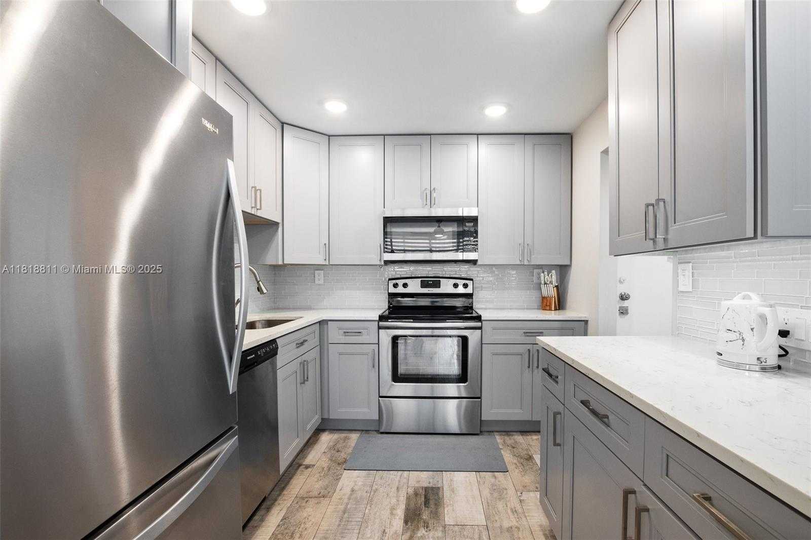 Small Image of 2781 TAFT ST #308, Hollywood Number 11