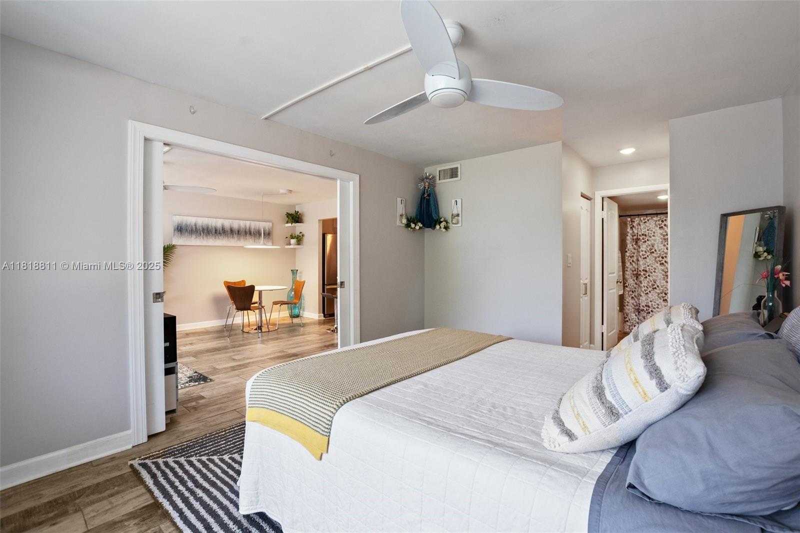 Small Image of 2781 TAFT ST #308, Hollywood Number 17