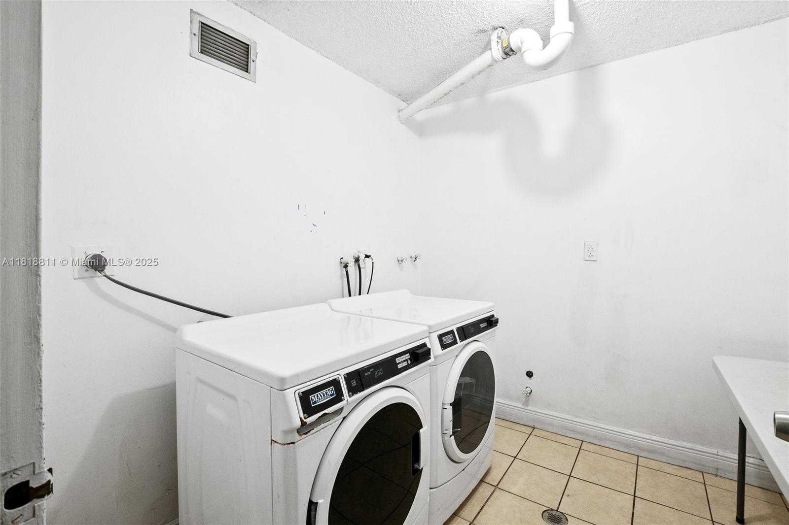Small Image of 2781 TAFT ST #308, Hollywood Number 20