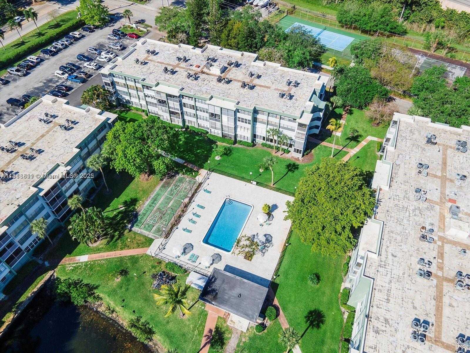 Small Image of 2781 TAFT ST #308, Hollywood Number 44