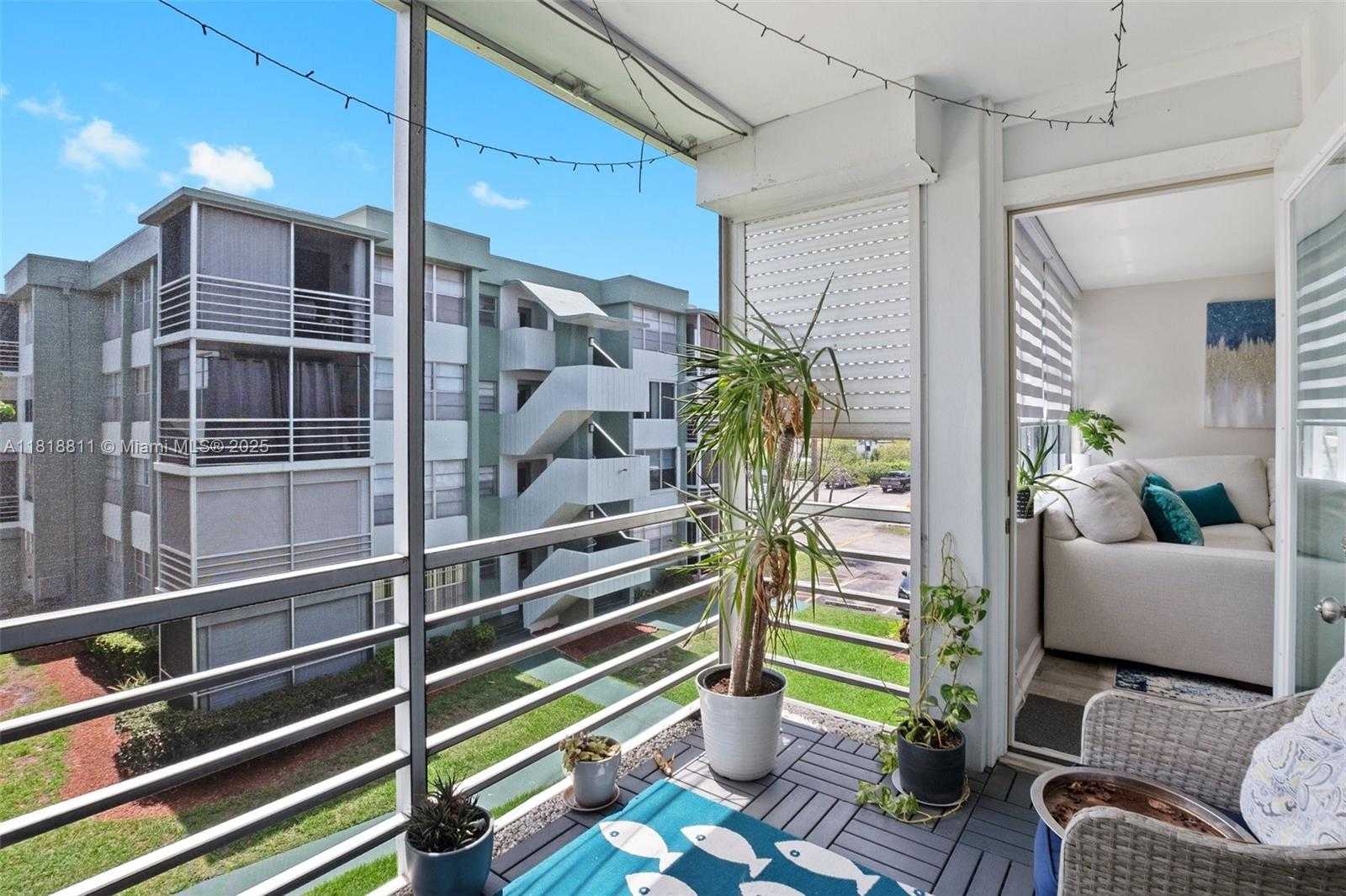 Small Image of 2781 TAFT ST #308, Hollywood Number 6