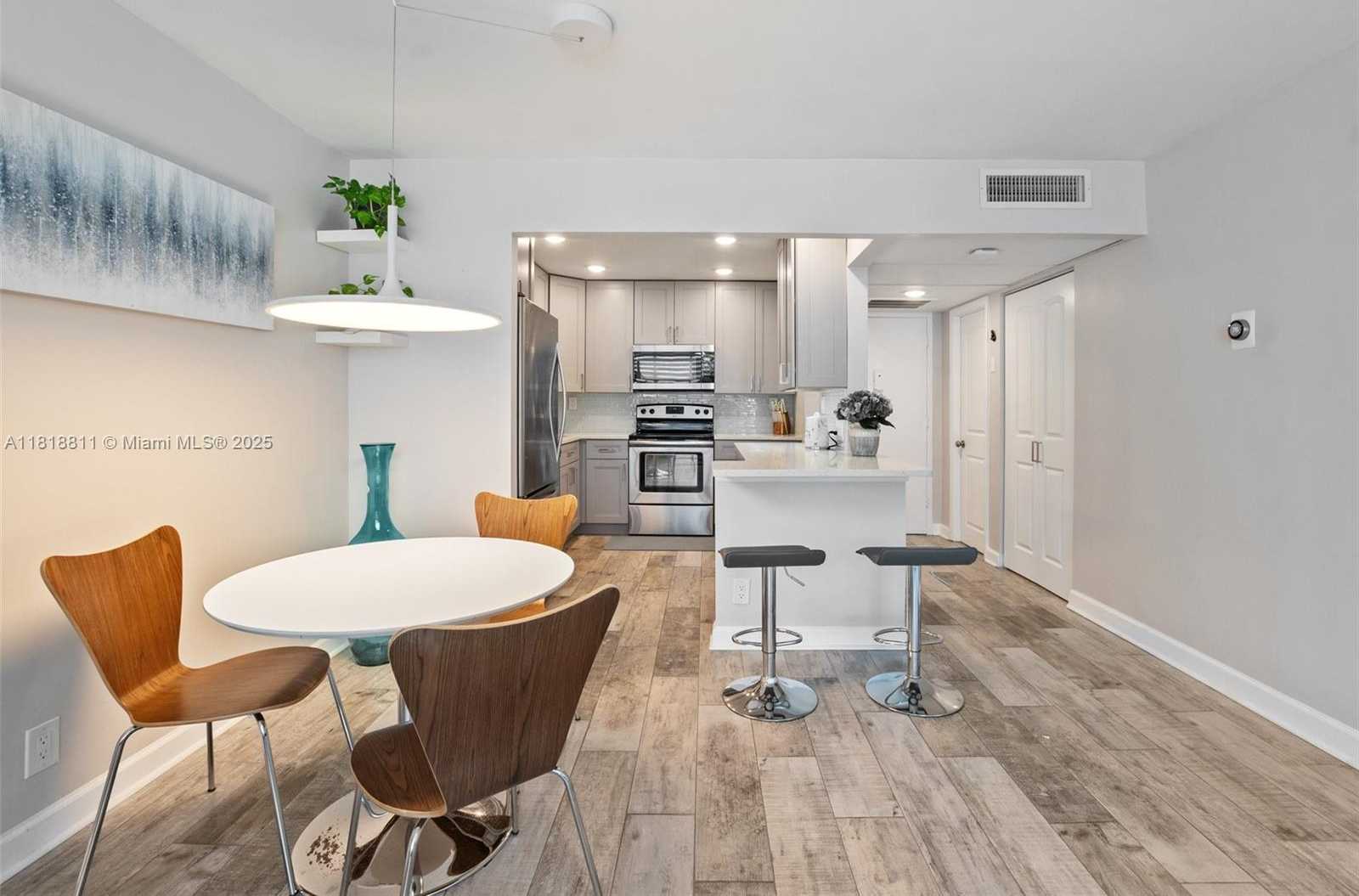 Small Image of 2781 TAFT ST #308, Hollywood Number 8